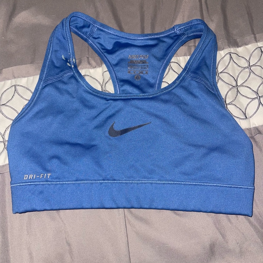 Nike pro sports bra